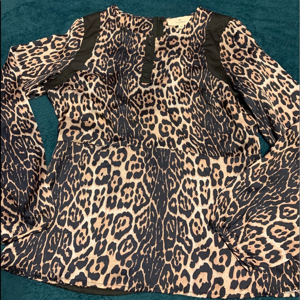 NWT Joompy Satin Feel Blouse M